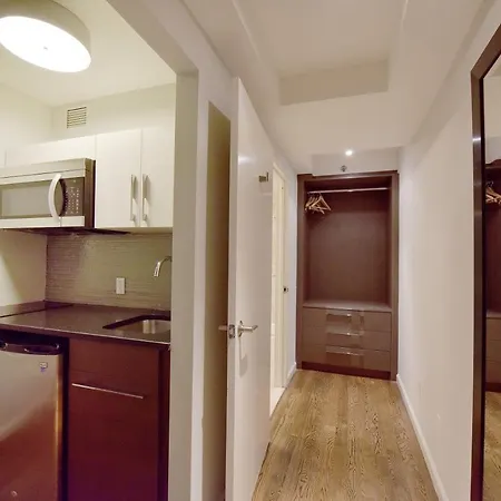 32 32 Hotel