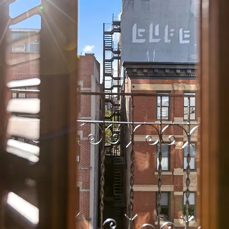 The Historic Blue Moon - Nyc Hotel 4*
