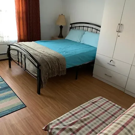 Classical American House 3 *