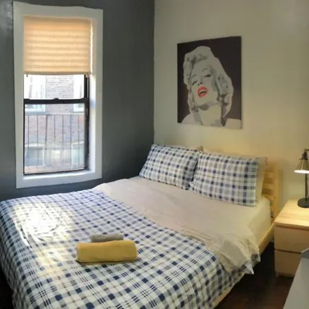 Private In A Shared 15 Minutes To Times Square! Homestay