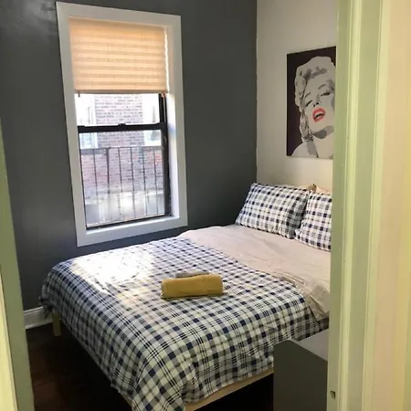 Private In A Shared 15 Minutes To Times Square! Homestay *