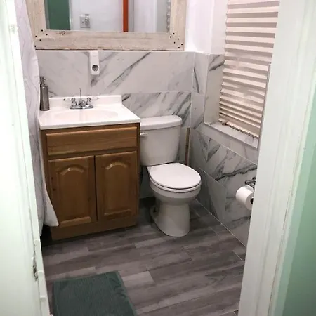 Homestay Private In A Shared 15 Minutes To Times Square!