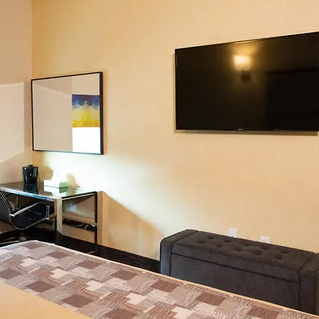 7 Days Hotel