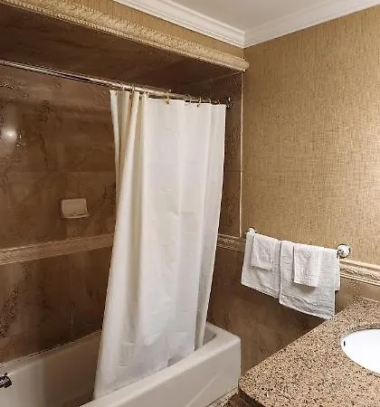 Essence Collection Staten Island 3*