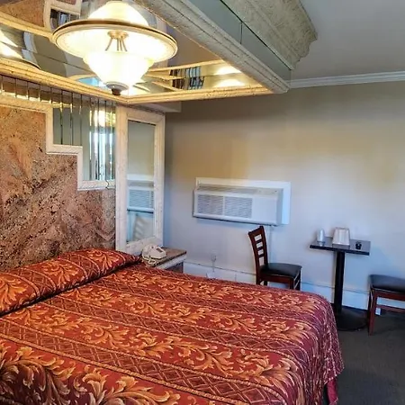 Hotel Essence Collection Staten Island 3*