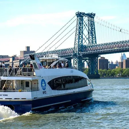 3 Bedrooms 2 Stops To Manhattan *