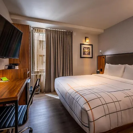 Hotel La Quinta By Wyndham Time Square South