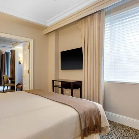 Hotel Omni Berkshire Place New York