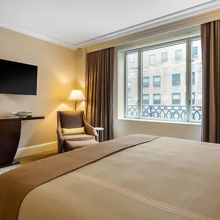 Omni Berkshire Place Hotel 4*