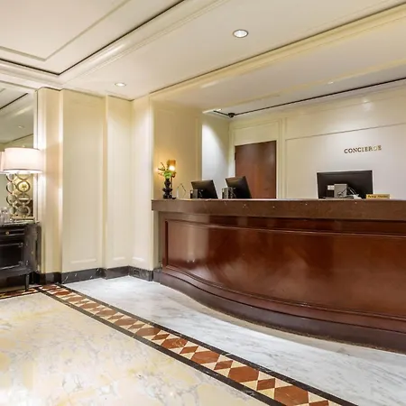 Omni Berkshire Place 4*