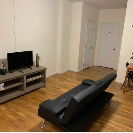 Hostel Bedroom In Nyc! Manhattan Location!! *