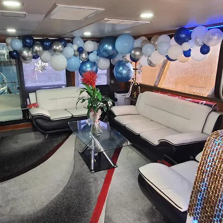 Oceanfront 3-decks @ Yacht New York