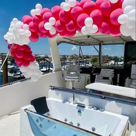 Oceanfront 3-decks @ Yacht