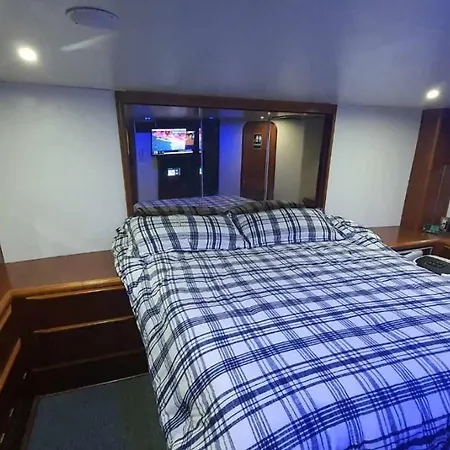 Oceanfront 3-decks @ Yacht Botel