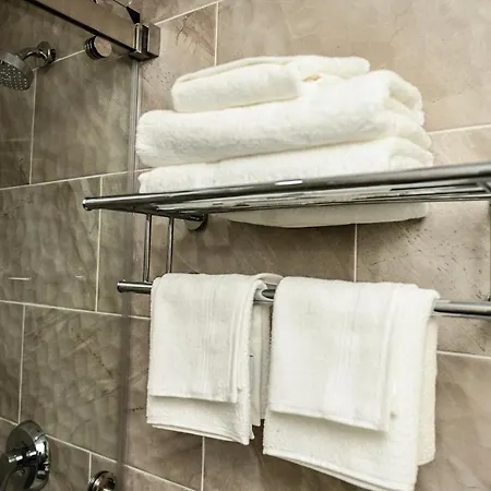 Hotel Days By Wyndham Bronx Nyc