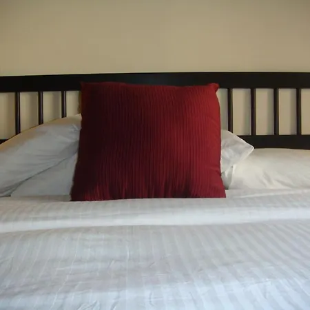Colonial House 3*