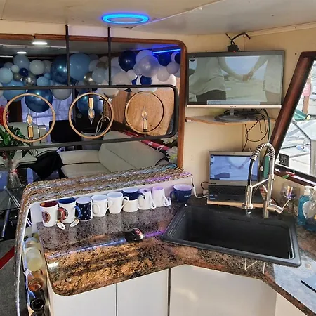 Botel Oceanfront 3-decks @ Yacht New York