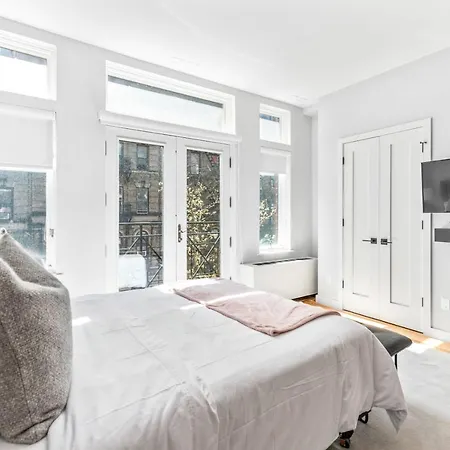 Luxe Studio Apt With Charming Juliet Balcony *