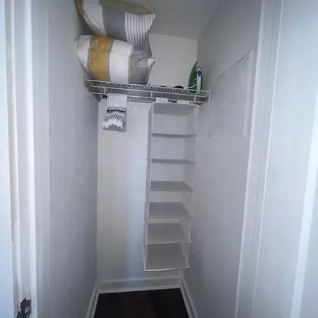 Cozy 1 Bedroom With Outdoor Patio Space New York