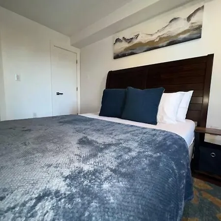 Apartment Cozy 1 Bedroom With Outdoor Patio Space