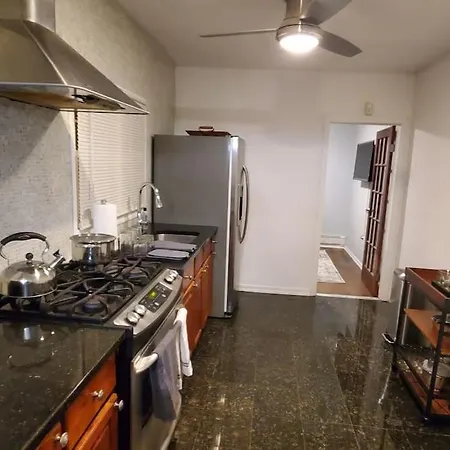 Quiet 3 Bedroom In Private