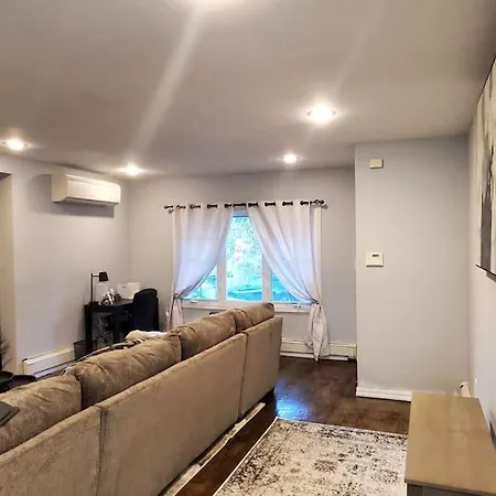 Quiet 3 Bedroom In Private