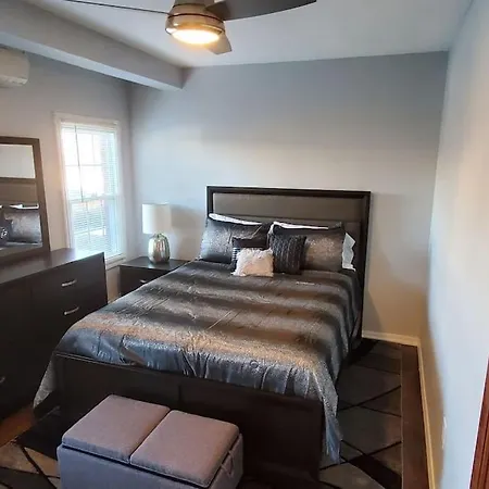 Quiet 3 Bedroom In Private New York