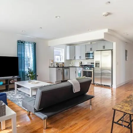 Apartment Lovely 3-br In Queens, Near Rockaway