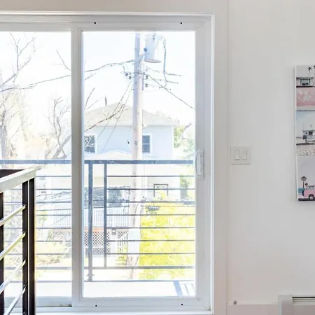Lovely 3-br In Queens, Near Rockaway Apartment *