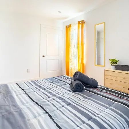 Lovely 3-br In Queens, Near Rockaway *