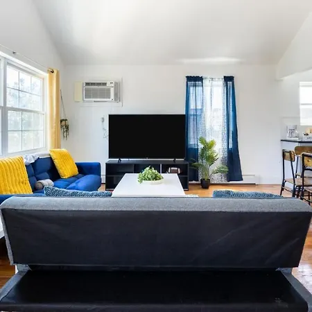 Apartment Lovely 3-br In Queens, Near Rockaway