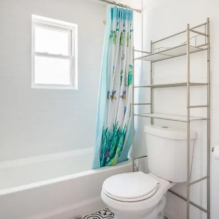 Apartment Lovely 3-br In Queens, Near Rockaway
