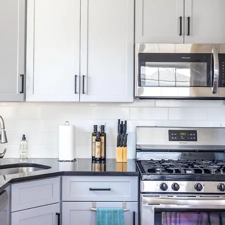 Lovely 3-br In Queens, Near Rockaway * New York