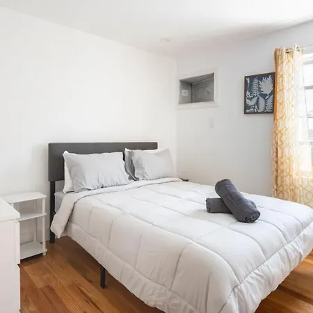Apartment Lovely 3-br In Queens, Near Rockaway *