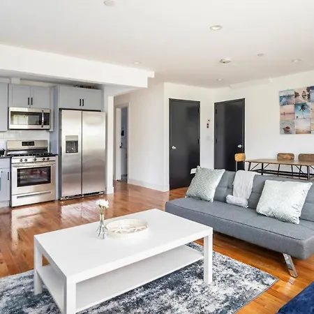 Lovely 3-br In Queens, Near Rockaway