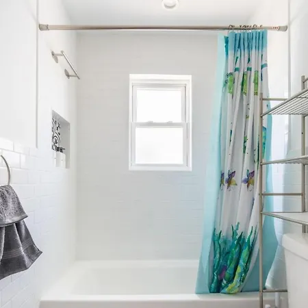 Apartment Lovely 3-br In Queens, Near Rockaway *