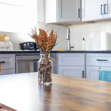 Lovely 3-br In Queens, Near Rockaway *