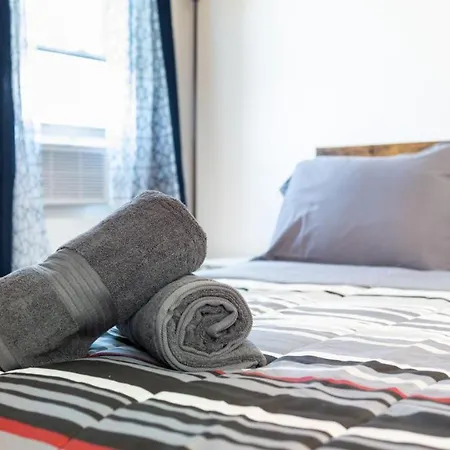 Lovely 3-br In Queens, Near Rockaway * New York