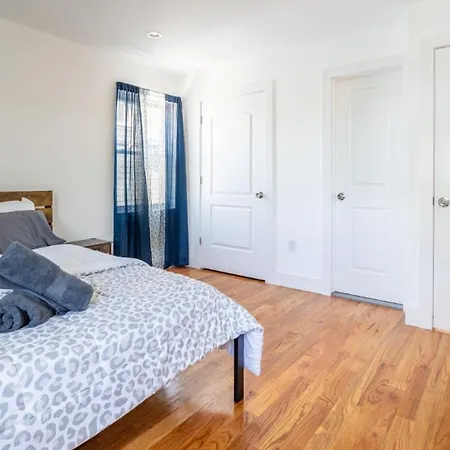 Apartment Lovely 3-br In Queens, Near Rockaway New York