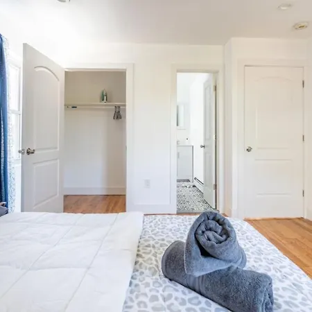 Lovely 3-br In Queens, Near Rockaway New York