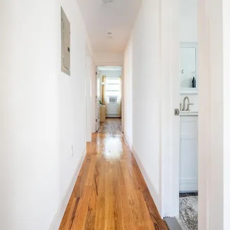 Lovely 3-br In Queens, Near Rockaway New York
