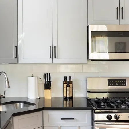 Lovely 3-br In Queens, Near Rockaway *