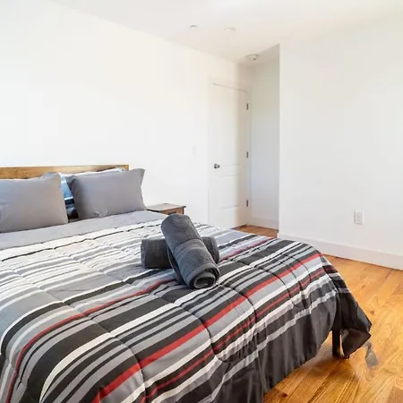 Lovely 3-br In Queens, Near Rockaway * New York
