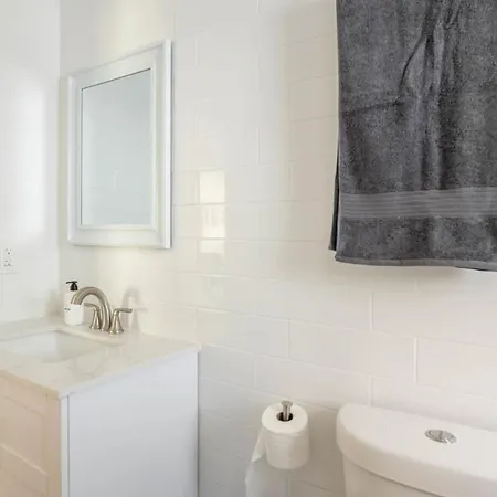 Apartment Lovely 3-br In Queens, Near Rockaway *