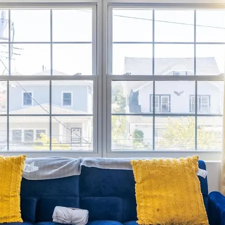Lovely 3-br In Queens, Near Rockaway Apartment