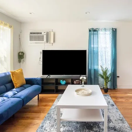 Apartment Lovely 3-br In Queens, Near Rockaway *