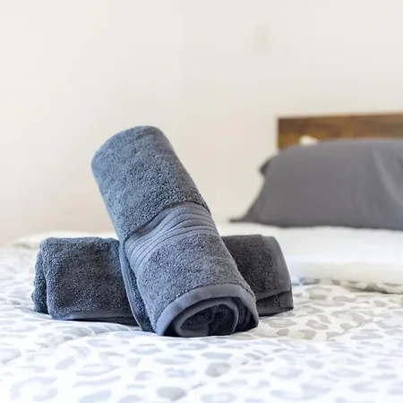 Lovely 3-br In Queens, Near Rockaway Apartment