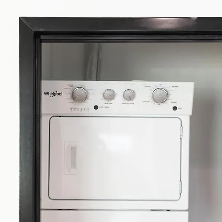 Lovely 3-br In Queens, Near Rockaway Apartment *