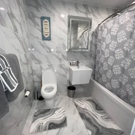 Cozy 1 Bedroom With Outdoor Patio Space