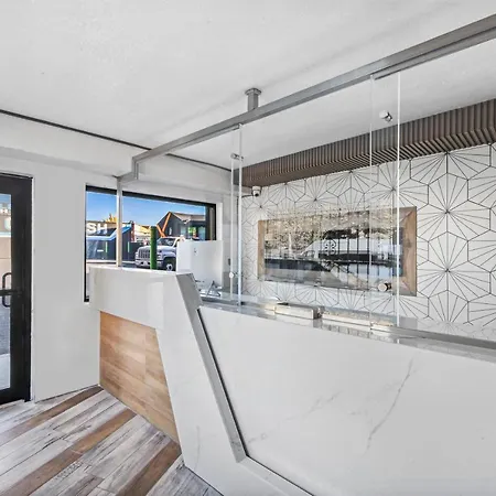 Opus Bronx Near Bay Plaza Mall Hotel
